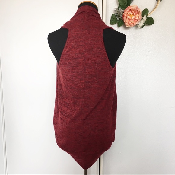 F21 | Lightweight Red Vest - Picture 5 of 8